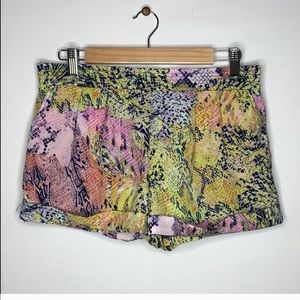 mnk shorts size L